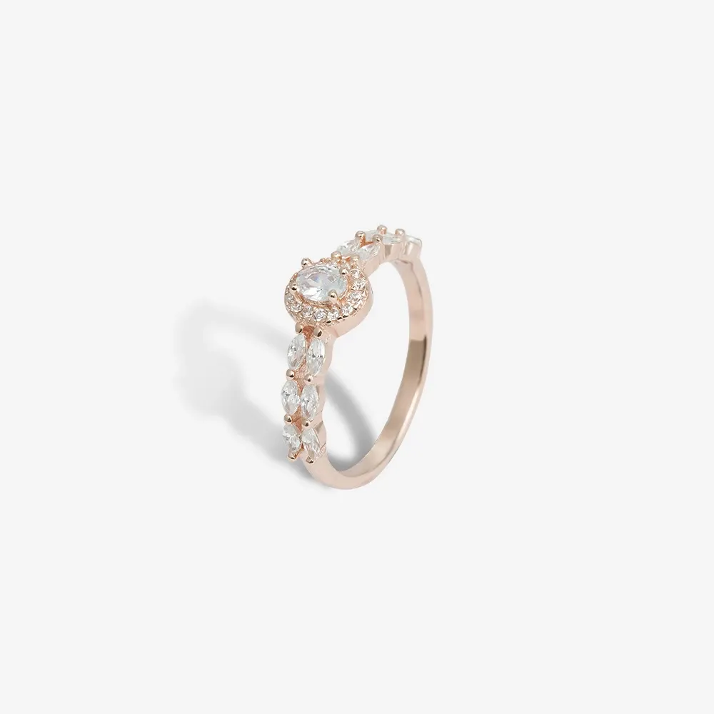 Grace Oval Sparkle Ring